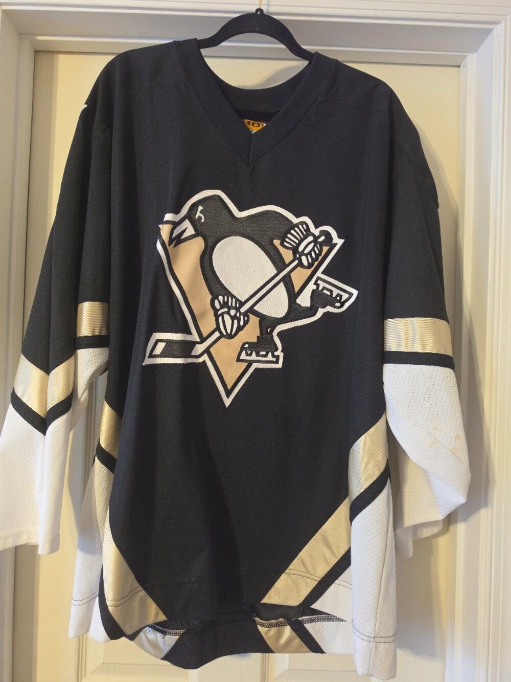 Vintage Pittsburgh Penguins hockey jersey